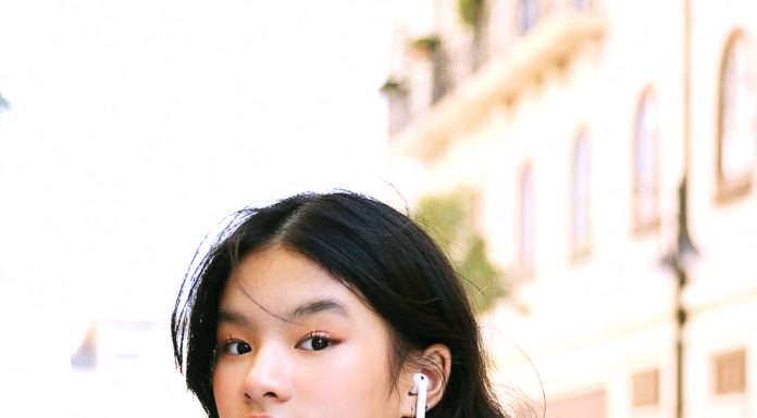 Con gái Trương Ngọc Ánh có thần thái siêu mẫu dù mới 13 tuổi