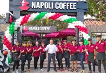 Cà phê nhượng quyền bình dân vẫn nở rộ “vượt” dịch