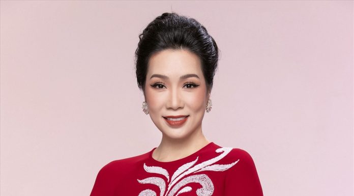 Những người mẫu mặc áo dài đẹp nhất