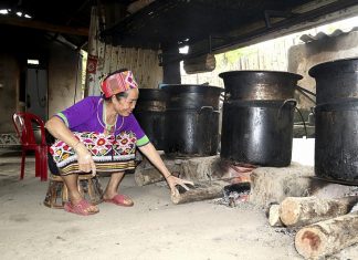 Làng nghề truyền thống ở Nghệ An hối hả vào vụ Tết