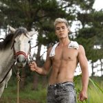 Thân hình vạm vỡ